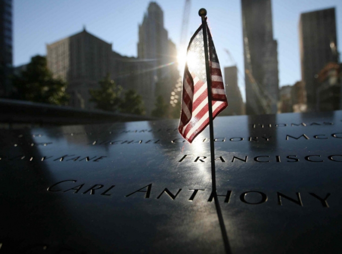 New York commemora l'11 settembre sognando la rinascita